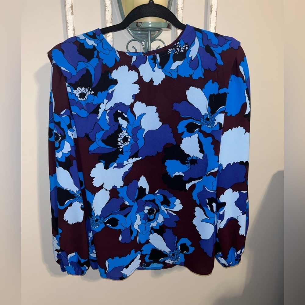 Vibrant colored blouse 💜